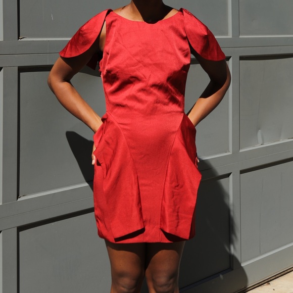Elegant Red Dress - Picture 2 of 10